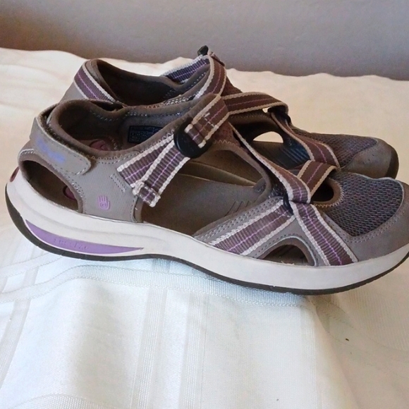 teva water hiking shoes